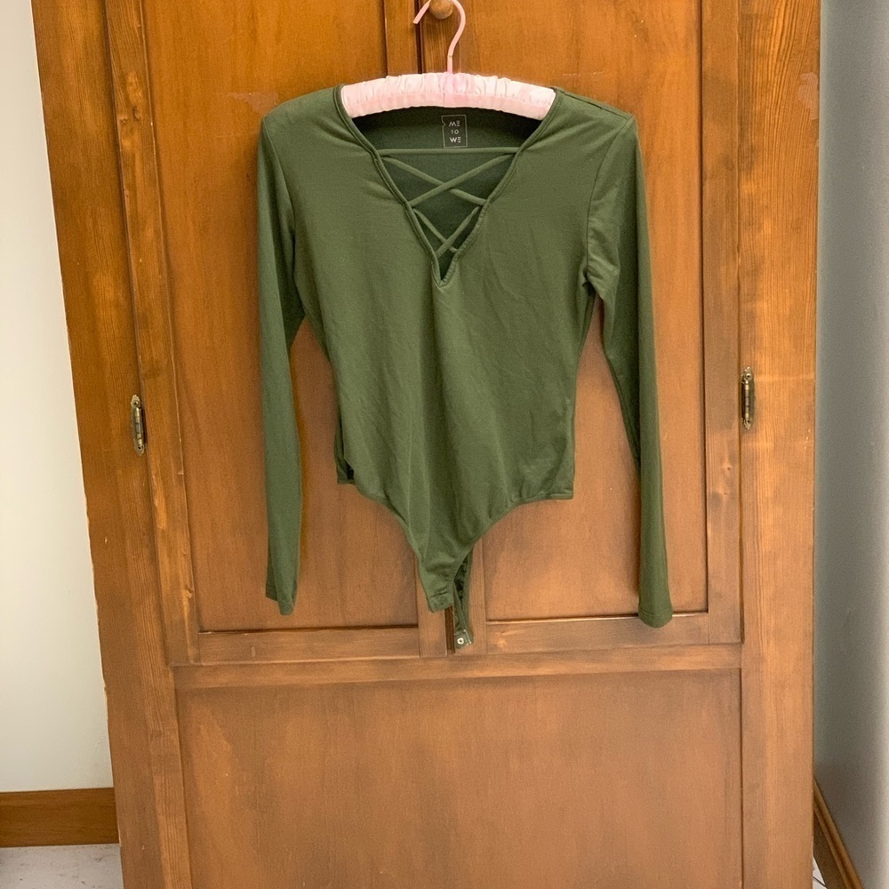 Me to We long sleeve bodysuit v neck crosslace accent olive green Small #western